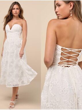 LULU'S Galena Ivory Lace
Applique Strapless Midi Dress